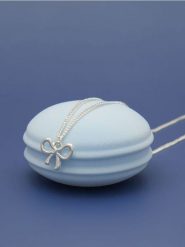 Naszyjnik - srebrny. Szare naszyjniki damskie Sinsay, srebrne. Za 5.99 zł.