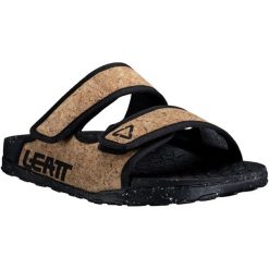 Klapki LEATT SlipOn's 1.0. Brązowe klapki damskie LEATT, bez wzorów, bez obcasa, bez zapięcia. Za 259.00 zł.