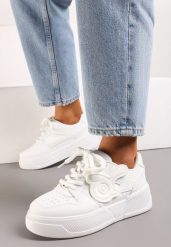 Białe Sneakersy na Grubej Podeszwie z Abstrakcyjną Aplikacją Cadisa. Białe obuwie sportowe damskie Born2be, bez zapięcia. Za 89.99 zł.