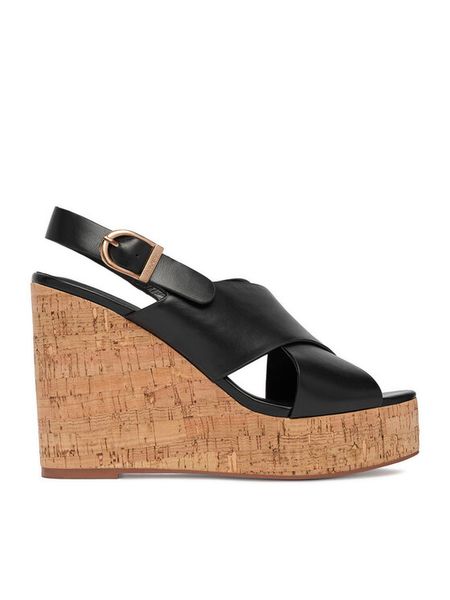Badura Sandały C-ALANA-25-3-9YY Czarny. Czarne sandały damskie Badura, bez wzorów, ze skóry, bez obcasa, na koturnie, bez zapięcia. Za 159.99 zł.