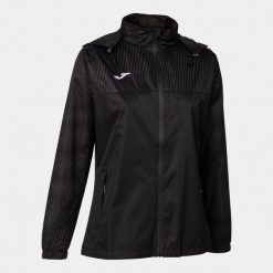 Kurtka do piłki nożnej damska Joma Montreal przeciwdeszczowa. Czarne kurtki damskie Joma, l, bez wzorów, bez kaptura. Za 129.99 zł.