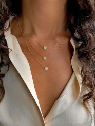 DI GIORGIO Pozłacany naszyjnik z elementami ozdobnymi - dł. 39 cm rozmiar: onesize. Żółte naszyjniki damskie DI GIORGIO, z cyrkonią, pozłacane. Za 213.45 zł.