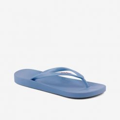 Damskie klapki Coqui. Niebieskie klapki damskie Coqui, bez wzorów, z materiału, bez obcasa, bez zapięcia. Za 130.99 zł.