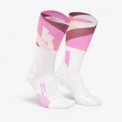 Skarpetki do biegania dla dorosłych Kiprun "Bougeons en Rose". Białe skarpetki damskie KIPRUN, bez wzorów, z dzianiny. Za 39.99 zł.