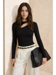 Trendyol Bluzka w kolorze czarnym rozmiar: XS. Czarne bluzki damskie Trendyol, xs, bez wzorów, z wiskozy, bez kołnierzyka, bez ramiączek. Za 52.99 zł.