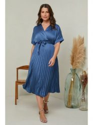 Curvy Lady Sukienka w kolorze niebieskim rozmiar: 44/46. Niebieskie sukienki damskie Curvy Lady, bez wzorów, z tkaniny, klasyczne, bez ramiączek. Za 118.56 zł.