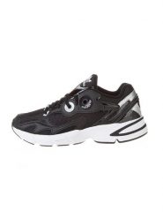 Adidas Sneakersy "Astir" w kolorze czarnym rozmiar: 36. Czarne obuwie sportowe damskie Adidas, z materiału, bez zapięcia. Za 193.24 zł.