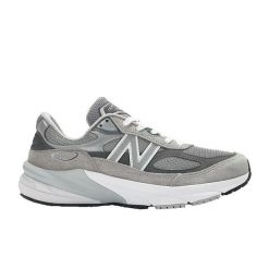 Buty New Balance 990 damskie szare. Białe obuwie sportowe damskie New Balance, z zamszu, bez zapięcia, do biegania. W wyprzedaży za 952.60 zł.