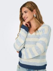 ONLY Sweter w kolorze kremowo-błękitnym rozmiar: M. Brązowe swetry klasyczne damskie Only, m, ze splotem, bez kołnierzyka. Za 92.21 zł.