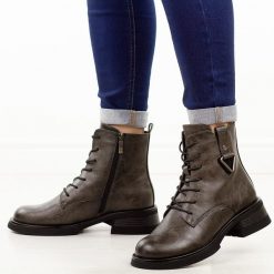 Szare botki damskie Potocki 12719. Szare botki damskie POTOCKI, na jesień, z jeansu, eleganckie, z okrągłym noskiem, bez obcasa, na obcasie, bez zapięcia. Za 239.00 zł.