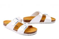 DR. BRINKMANN 700866-03 weiss, klapki damskie. Białe klapki damskie Dr. Brinkmann, bez wzorów, bez obcasa, bez zapięcia. Za 131.67 zł.