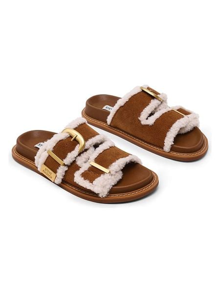 Steve Madden Klapki w kolorze jasnobrązowym rozmiar: 37. Brązowe klapki damskie Steve Madden, bez wzorów, z otwartym noskiem, bez obcasa, bez zapięcia. Za 221.67 zł.