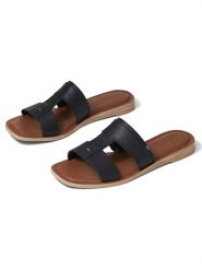TOMS Skórzane klapki w kolorze czarnym rozmiar: 36. Czarne klapki damskie TOMS, bez wzorów, z otwartym noskiem, bez obcasa, na szpilce, bez zapięcia. Za 166.88 zł.
