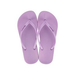 Klapki plażowe damskie Ipanema Anat. Fioletowe klapki damskie Ipanema, bez wzorów, bez obcasa, bez zapięcia. Za 59.99 zł.