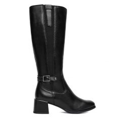 Kozaki Lasocki. Czarne kozaki damskie Lasocki, bez obcasa, na słupku, bez zapięcia. Za 419.99 zł.