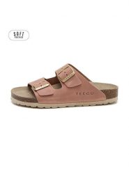 Teegu Skórzane klapki w kolorze jasnoróżowym rozmiar: 36. Różowe klapki damskie teegu, bez wzorów, z otwartym noskiem, bez obcasa, bez zapięcia. Za 130.99 zł.