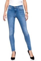 WRANGLER HIGH SKINNY SALTY W27H6195W. Niebieskie rurki damskie Wrangler, z aplikacjami, z jeansu, z podwyższonym stanem. Za 189.99 zł.