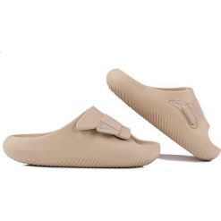 Klapki plażowe damskie Crocs Mellow Recovery. Brązowe klapki damskie Crocs, bez wzorów, bez obcasa, bez zapięcia. Za 259.00 zł.