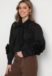 Czarna Koszula z Ozdobnym Wiązaniem i Falbankami Zalimira. Czarne koszule damskie Born2be, bez wzorów, z jeansu, eleganckie, bez kołnierzyka, bez ramiączek. Za 119.99 zł.