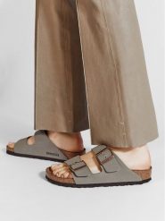 Birkenstock Klapki Arizona Bs 0151213 Szary. Szare klapki damskie Birkenstock, bez wzorów, ze skóry, bez obcasa, bez zapięcia. Za 359.00 zł.