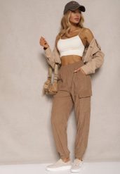 Brązowe Spodnie Typu Cargo High Waist Worseli. Brązowe spodnie materiałowe damskie Renee, bez wzorów, z jeansu. Za 39.99 zł.