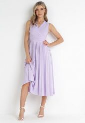 Fioletowa Sukienka Midi Bez Rękawów z Plisowanym Dołem Dreana. Fioletowe sukienki damskie Born2be, bez wzorów, eleganckie, bez ramiączek. Za 259.99 zł.