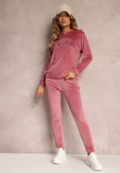 Ciemnoróżowy 2-częściowy Welurowy Komplet Dresowy z Bluzą i Spodniami Yamiya. Czerwone bluzy damskie Renee, m, z aplikacjami, z dresówki. Za 74.99 zł.