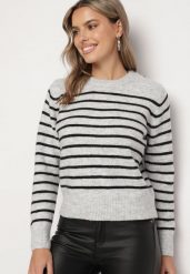 Jasnoszary Sweter w Paski o Klasycznym Kroju Rialira. Szare swetry klasyczne damskie Born2be, uniwersalny, z jeansu, bez kołnierzyka. Za 139.99 zł.