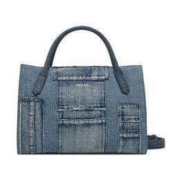 Torebka Guess. Niebieskie torebki klasyczne damskie Guess, bez dodatków. Za 577.99 zł.