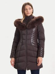 Guess Kurtka zimowa W4BL61 WGLZ0 Brązowy Slim Fit. Brązowe kurtki damskie Guess, na zimę, xl, z aplikacjami, z syntetyku, bez kaptura. Za 1,055.00 zł.