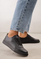 Czarne Płaskie Sznurowane Tenisówki przed Kostkę Ozdobione Perforacją Serettia. Czarne trampki damskie Renee, bez wzorów, przed kostkę, bez zapięcia. Za 59.99 zł.