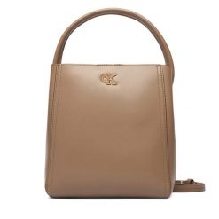 Torebka Calvin Klein. Brązowe torebki klasyczne damskie Calvin Klein, bez dodatków. Za 569.99 zł.