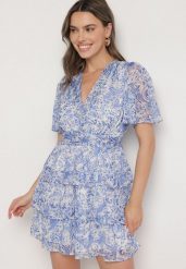 Niebieska Sukienka z Falbanami i Abstrakcyjnym Wzorem Rinasea. Niebieskie sukienki damskie Born2be, bez wzorów, z jeansu, eleganckie, bez ramiączek. W wyprzedaży za 110.49 zł.