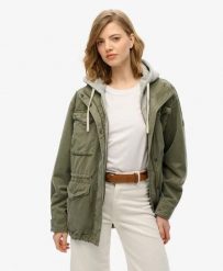 Superdry Bluza z kapturem Jersey Military – Chive Green. Zielone bluzy damskie Superdry, bez wzorów, z bawełny, z kapturem. Za 422.50 zł.