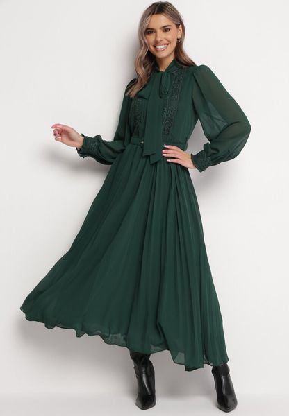 Ciemnozielona Rozkloszowana Sukienka Maxi z Plisowanym Dołem i Paskiem Brofilla. Zielone sukienki damskie Born2be, z aplikacjami, z poliesteru, klasyczne, bez ramiączek. Za 149.99 zł.