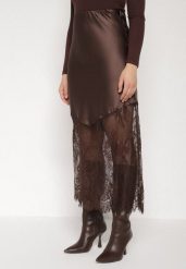 Brązowa Satynowa Spódnica Ozdobiona Koronką Milori. Brązowe spódnice damskie Born2be, do pracy, na lato, l, z aplikacjami, z koronki, biznesowe, maxi. Za 99.99 zł.