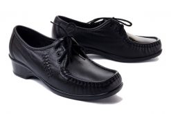 SOLO 065 SZ czarny, półbuty mokasyny damskie sznurowane. Czarne mokasyny damskie Solo, ze skóry, bez obcasa. Za 244.90 zł.