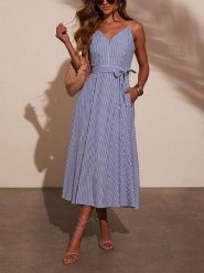 LA Angels Sukienka w kolorze niebiesko-białym rozmiar: XL. Niebieskie sukienki damskie LA Angels, bez wzorów, z tkaniny, bez ramiączek. Za 139.87 zł.