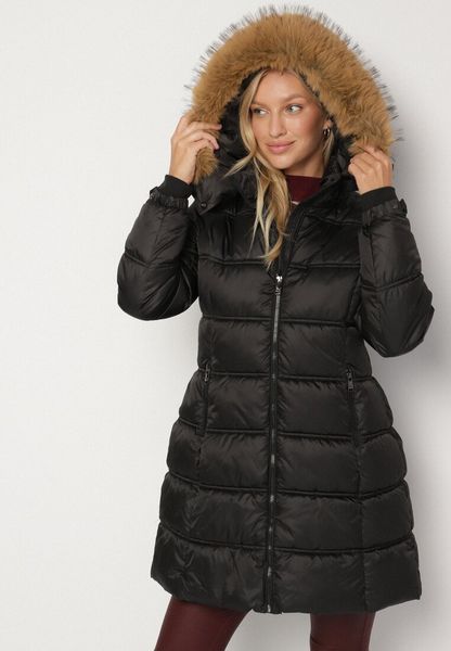 Czarna Długa Kurtka Pikowana z Kapturem z Futrem z Możliwością Odpięcia Feneia. Czarne kurtki damskie Born2be, l, bez wzorów, z futra, z kapturem. Za 254.99 zł.