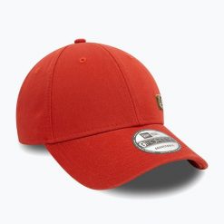 Czapka z daszkiem New Era Ne Pin 940. Czerwone czapki z daszkiem damskie New Era, bez wzorów. Za 119.99 zł.