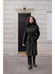 Kaffe Płaszcz przejściowy w kolorze czarnym rozmiar: 46. Czarne płaszcze damskie Kaffe, bez wzorów, z tkaniny, bez kaptura. Za 208.99 zł.