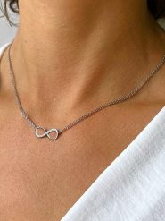 DI GIORGIO Srebrny naszyjnik z elementem ozdobnym - dł. 39 cm rozmiar: onesize. Szare naszyjniki damskie DI GIORGIO, srebrne. Za 113.63 zł.