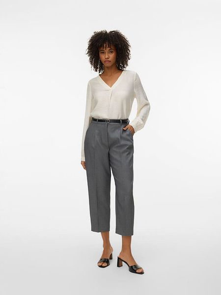 Vero Moda Spodnie w kolorze szarym rozmiar: M/L32. Szare spodnie materiałowe damskie Vero Moda, bez wzorów, z materiału. Za 114.95 zł.