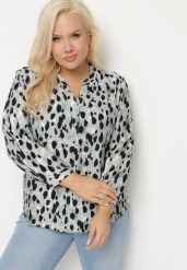 Niebieska Koszula z Wiskozą w Panterkę z Dekoltem w Serek Norlivis. Niebieskie koszule damskie Born2be, plus size, bez wzorów, z jeansu, eleganckie, bez kołnierzyka, plus size, bez ramiączek. Za 69.99 zł.
