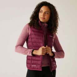 Marizion Damska kamizelka spacerowa z przegrodami. Czerwone kamizelki damskie Regatta, bez wzorów, bez kaptura. Za 199.99 zł.