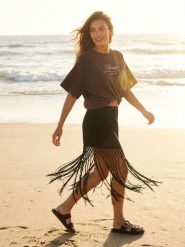 Bluza z krótkim rękawem i nadrukiem na plecach - brązowy. Brązowe bluzy damskie Sinsay, l, bez wzorów, bez kaptura. Za 39.99 zł.