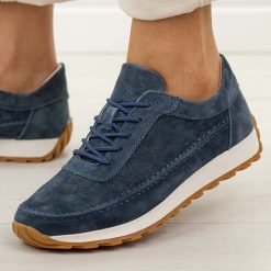 Granatowe skórzane półbuty damskie Sergio Leone Sp001. Niebieskie półbuty damskie Sergio Leone, na jesień, bez wzorów, z jeansu, z okrągłym noskiem, bez obcasa, na płaskiej podeszwie, bez zapięcia. Za 219.00 zł.