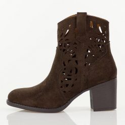 D.Brązowe botki damskie na słupku M.Daszyński Sa250-5. Brązowe botki damskie M.Daszyński, na jesień, z jeansu, boho, z okrągłym noskiem, bez obcasa, na obcasie, bez zapięcia. Za 229.00 zł.