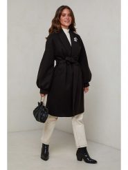 L'armoire de Suzette Płaszcz przejściowy w kolorze czarnym rozmiar: 42. Czarne płaszcze damskie L'armoire de Suzette, l, z aplikacjami, z tkaniny, bez kaptura. Za 253.95 zł.