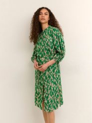 Karen by Simonsen Sukienka letnia Grace 10104188 Zielony Relaxed Fit. Zielone sukienki damskie Karen by Simonsen, bez wzorów, z wiskozy, bez ramiączek. Za 439.99 zł.
